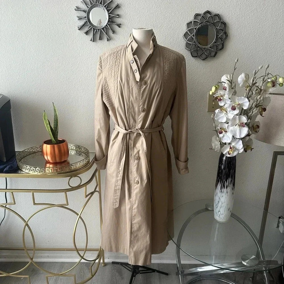 Jackets & Blazers - Vintage trench coat 🧥 Sz 16 fits likee M-L